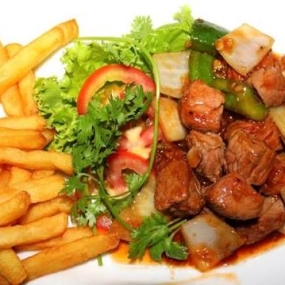 Bò lúc lắc khoai tây