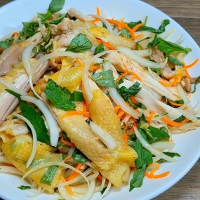 Gỏi gà rau răm