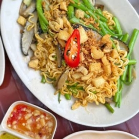 Mì xào ốc giác