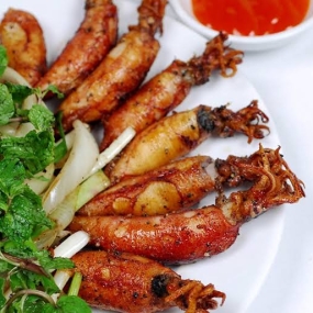 Mực trứng chiên cháy tỏi