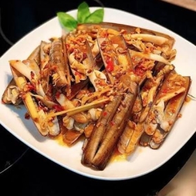 Ốc móng tay xào bơ cay