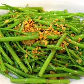 Rau muống xào tỏi