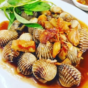 Sò huyết rang me
