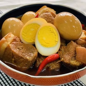 Thịt kho trứng
