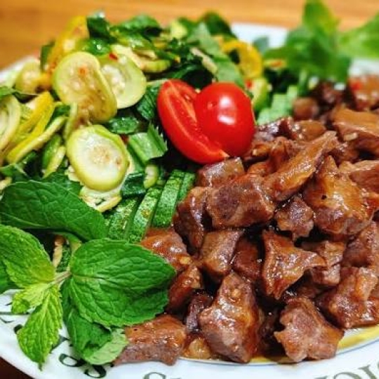 Gỏi bò kéo pháo