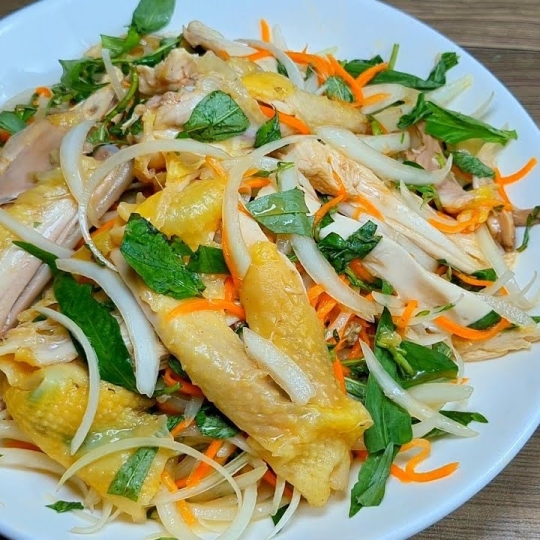 Gỏi gà rau răm
