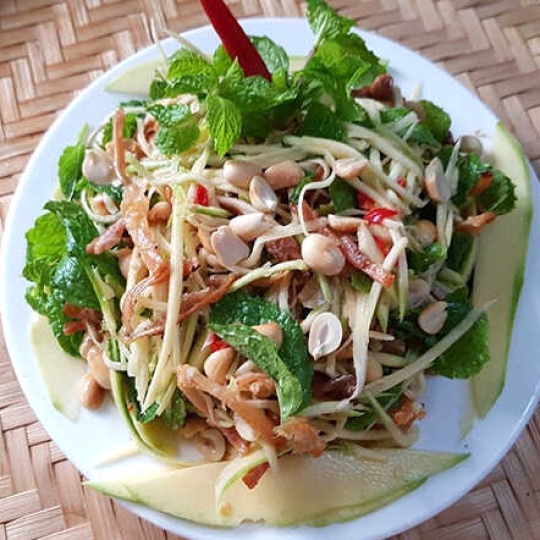 Gỏi xoài khô mực