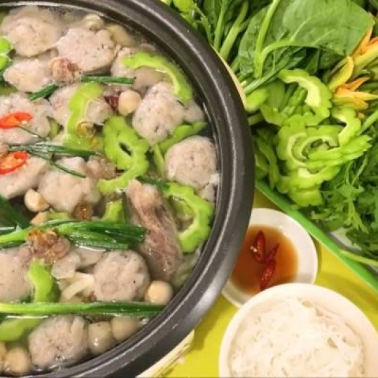 Lẩu cá thác lác khổ qua