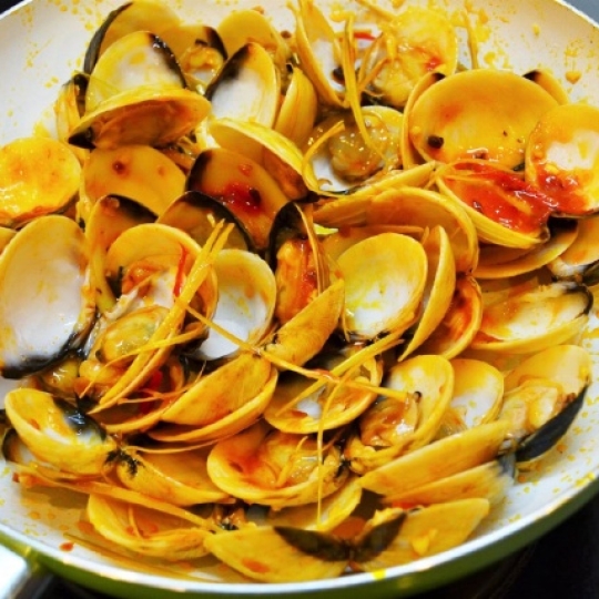 Nghêu xào sa tế